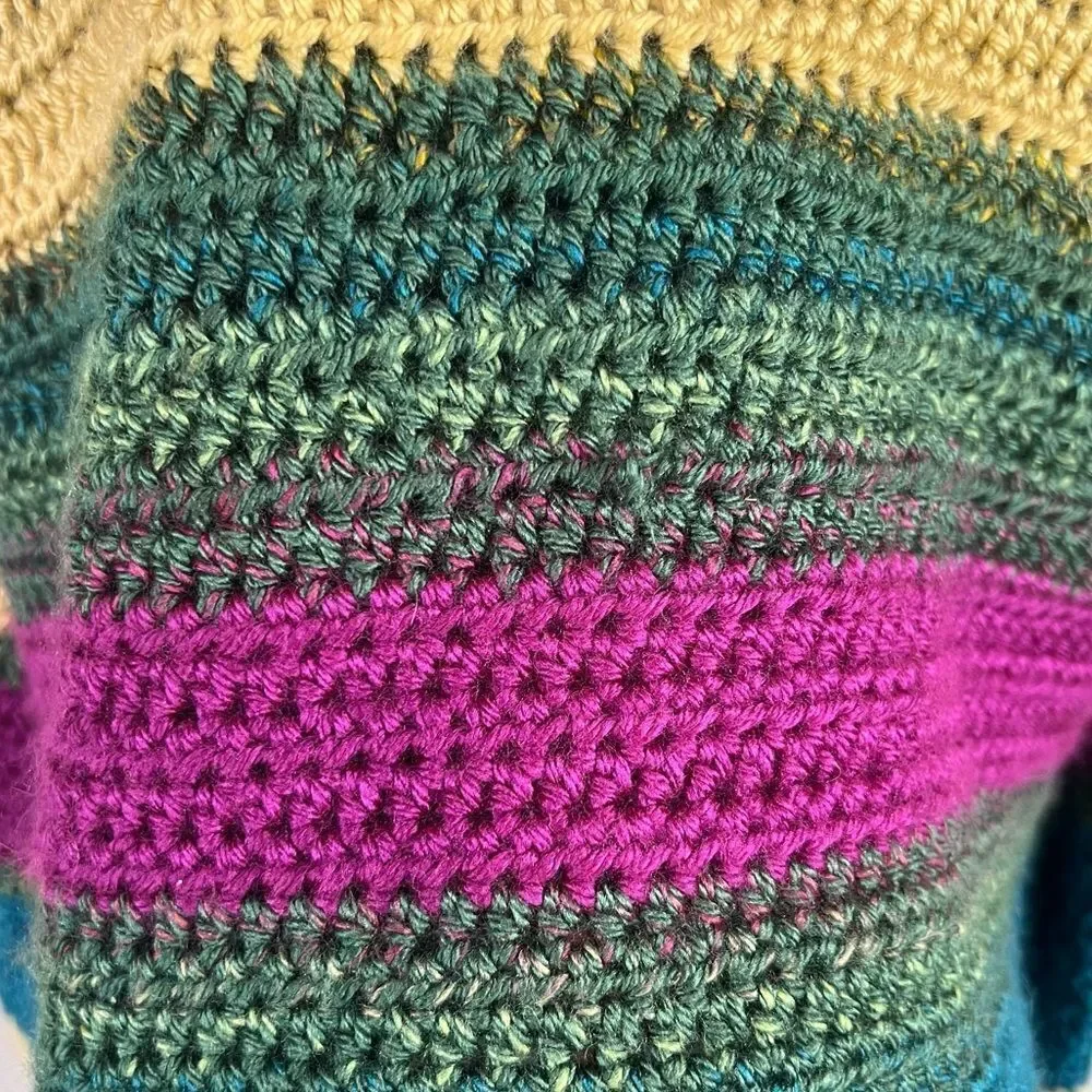 Chunky Hand-Knit Color Block Sweater - Picture 4 of 12
